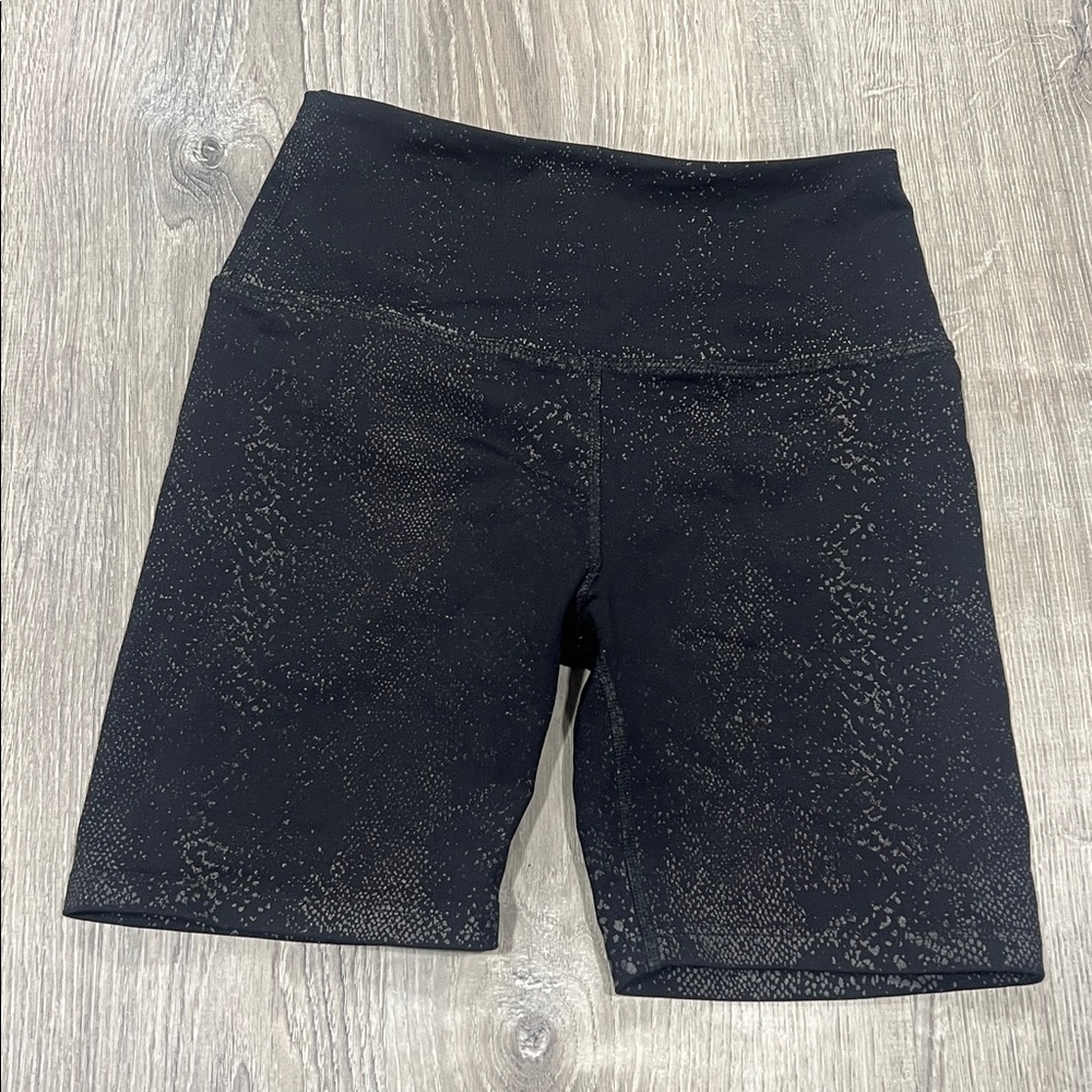 Beyond Yoga Women's Black Snake Skin  Biker Shorts